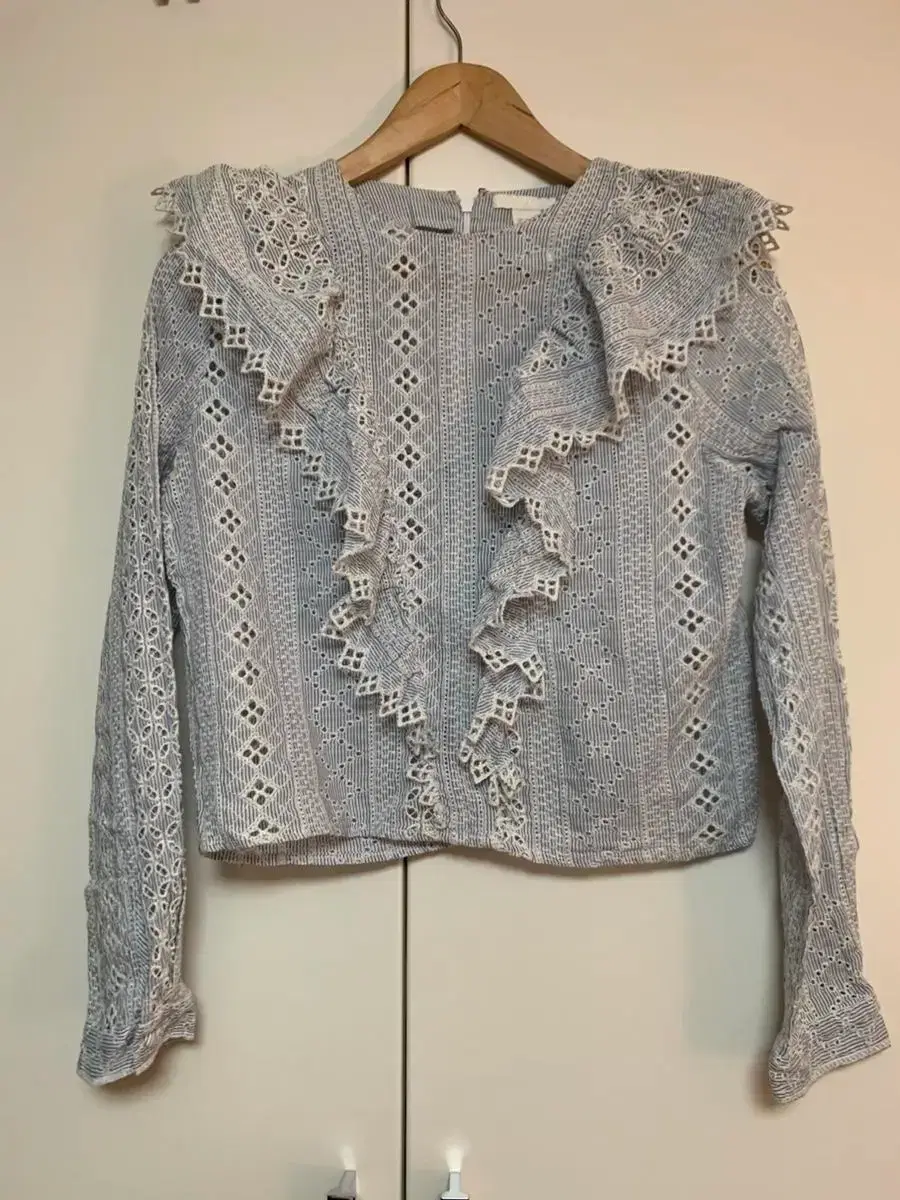 H&amp;M Etchenm Blouse 36 New without tags