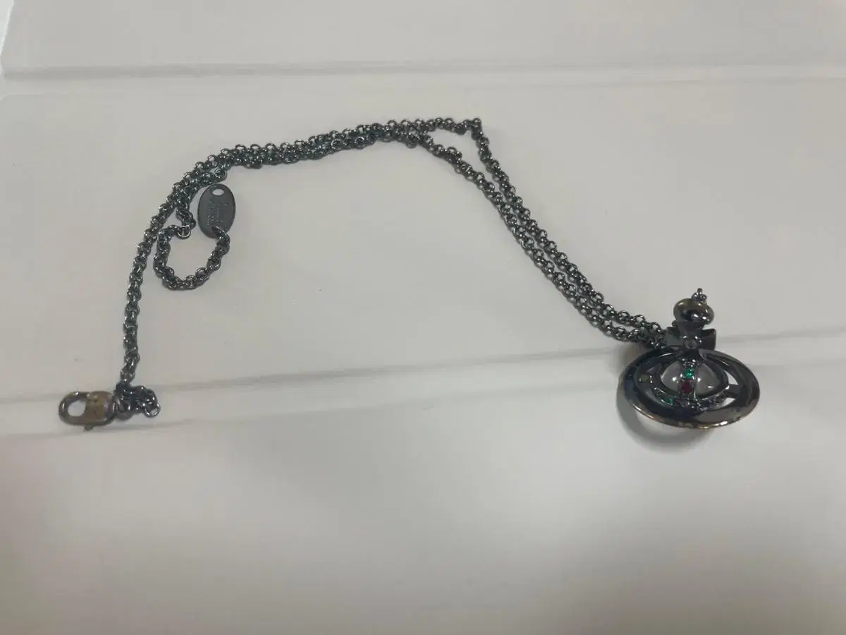 Vivienne Westwood Petite ORB Necklace Vintage Y2K Vinbro Punk Sporty