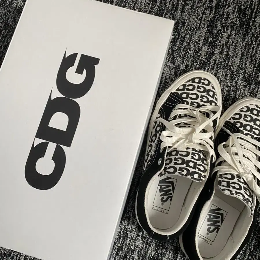 꼼데가르송 cdg 반스(풀박스)