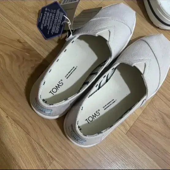 (새상품) TOMS 여성 슬립온 220