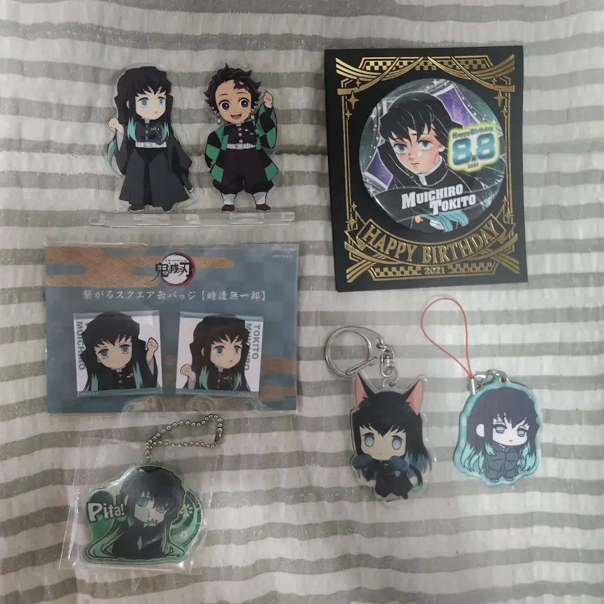 Demon Slayer Kaiju Muichiro acrylic stand Canbadge keyring bulk WTS