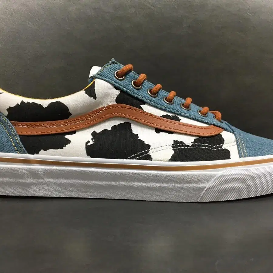 [270mm] 반스 X 토이스토리 올드스쿨 우디 Vans