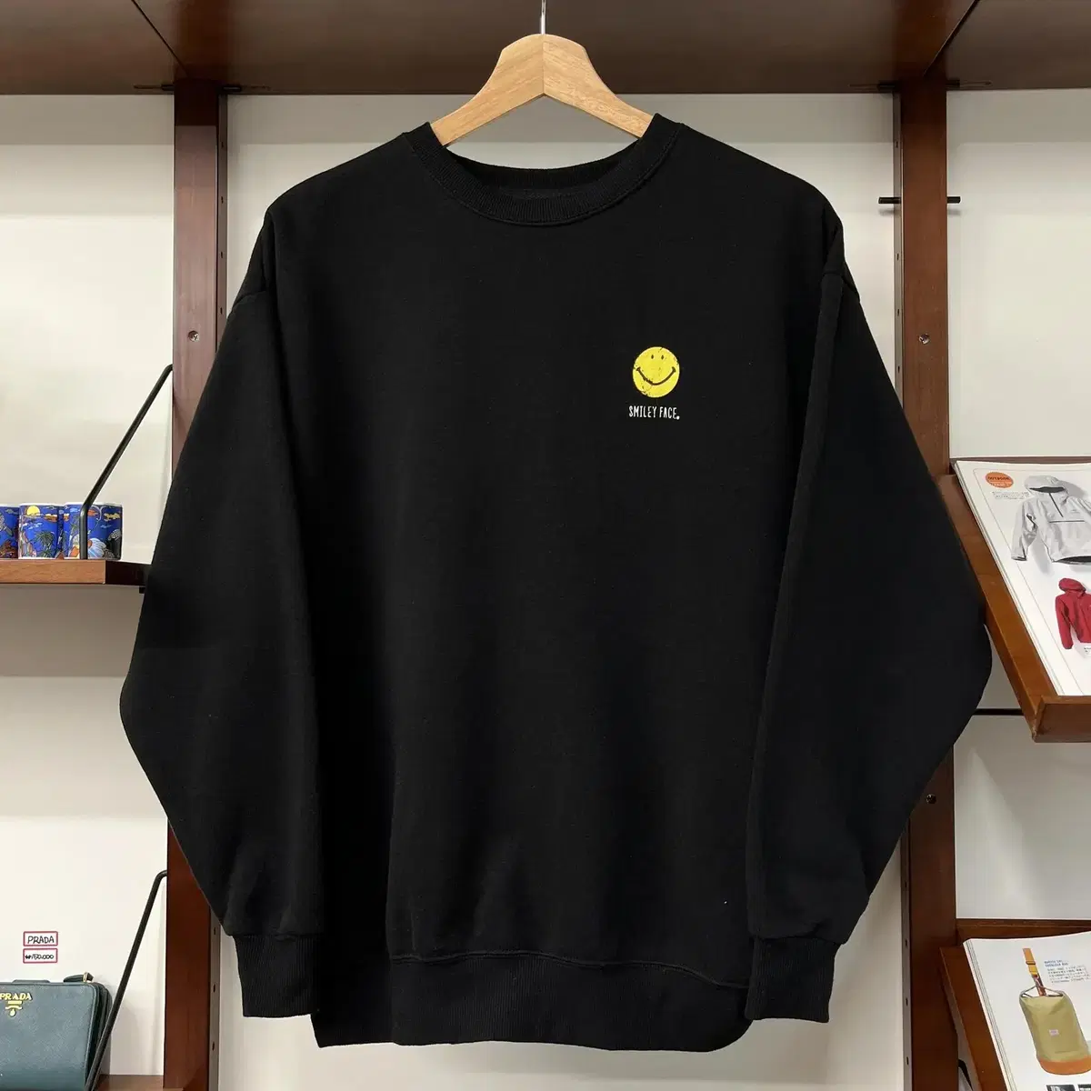 SMILEY FACE sweatshirt