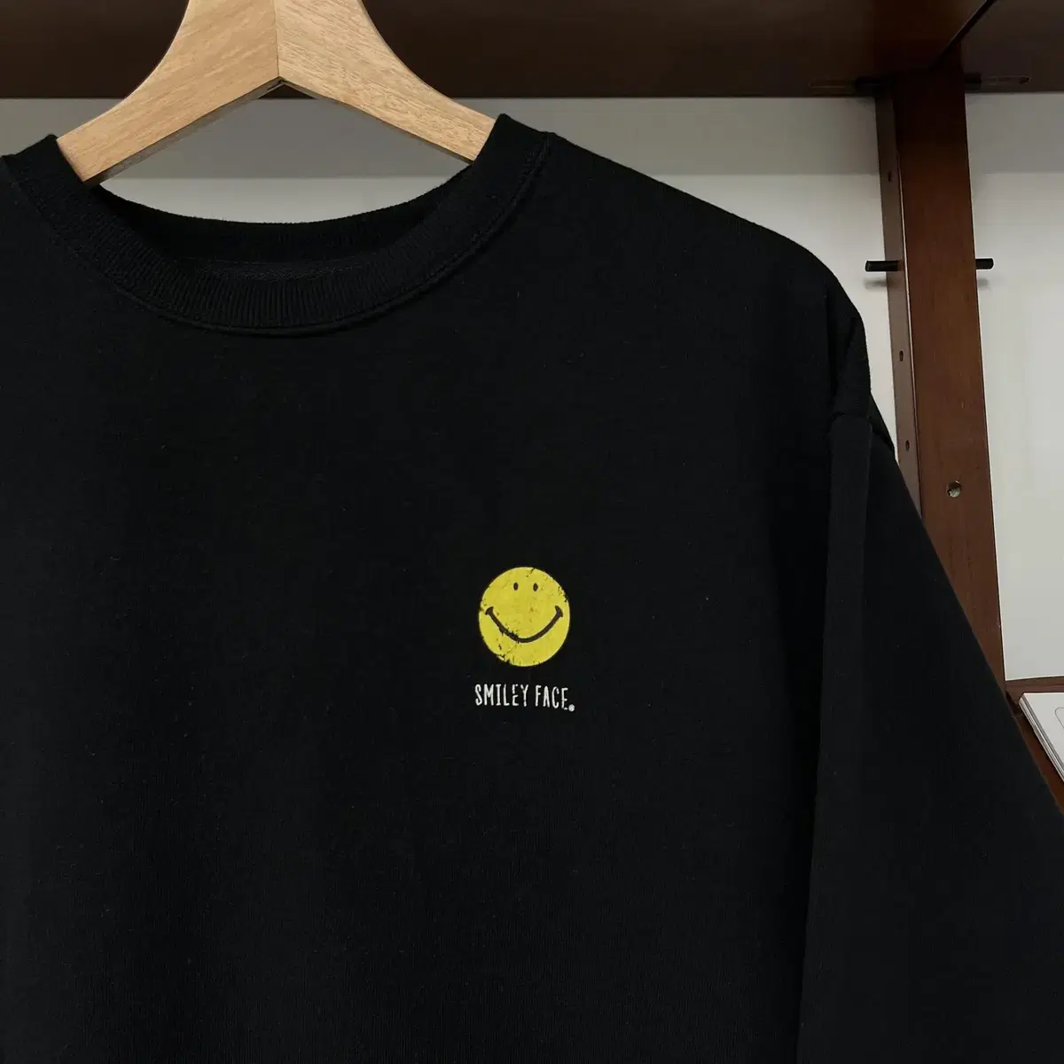 SMILEY FACE sweatshirt