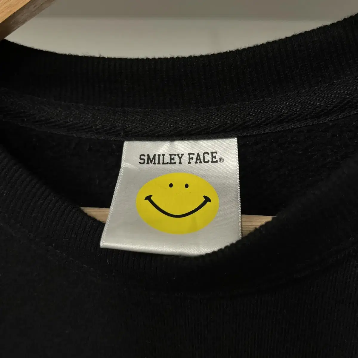 SMILEY FACE sweatshirt