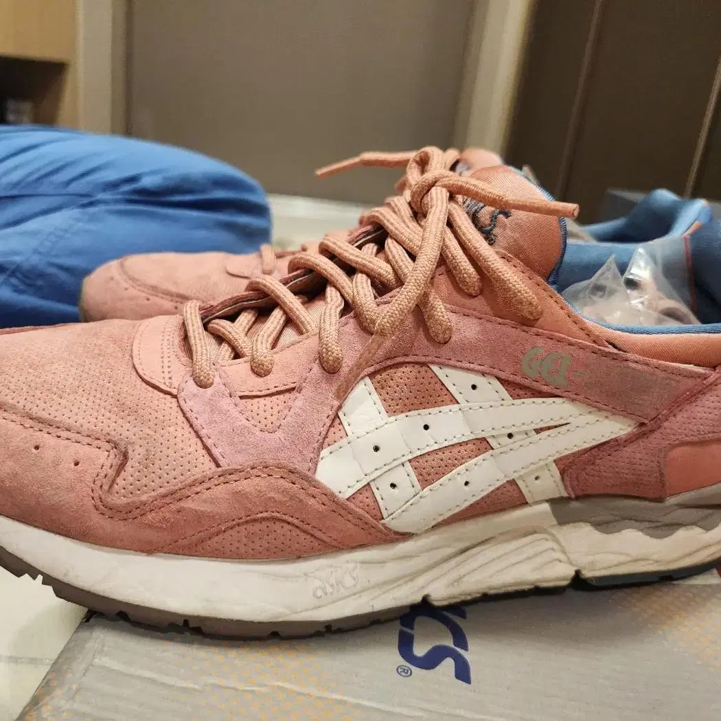 Asics Gel-Lyte V Dark Pink 270싸이즈 판매합니다