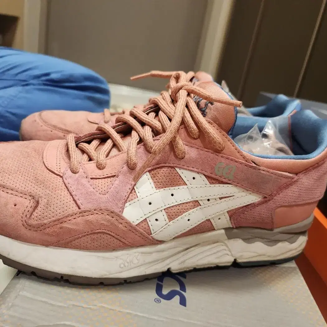 Asics Gel-Lyte V Dark Pink 270싸이즈 판매합니다