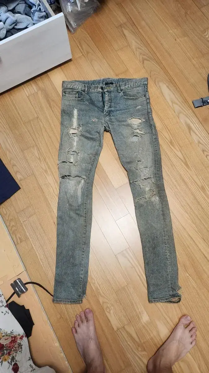 Saint Laurent 13FW Unpolished jin size 32