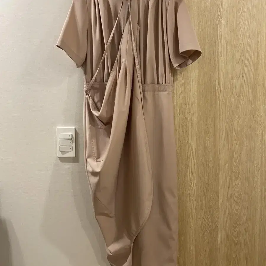 Moontan 문탠 HALF-SLEEVE WRAP DRESS