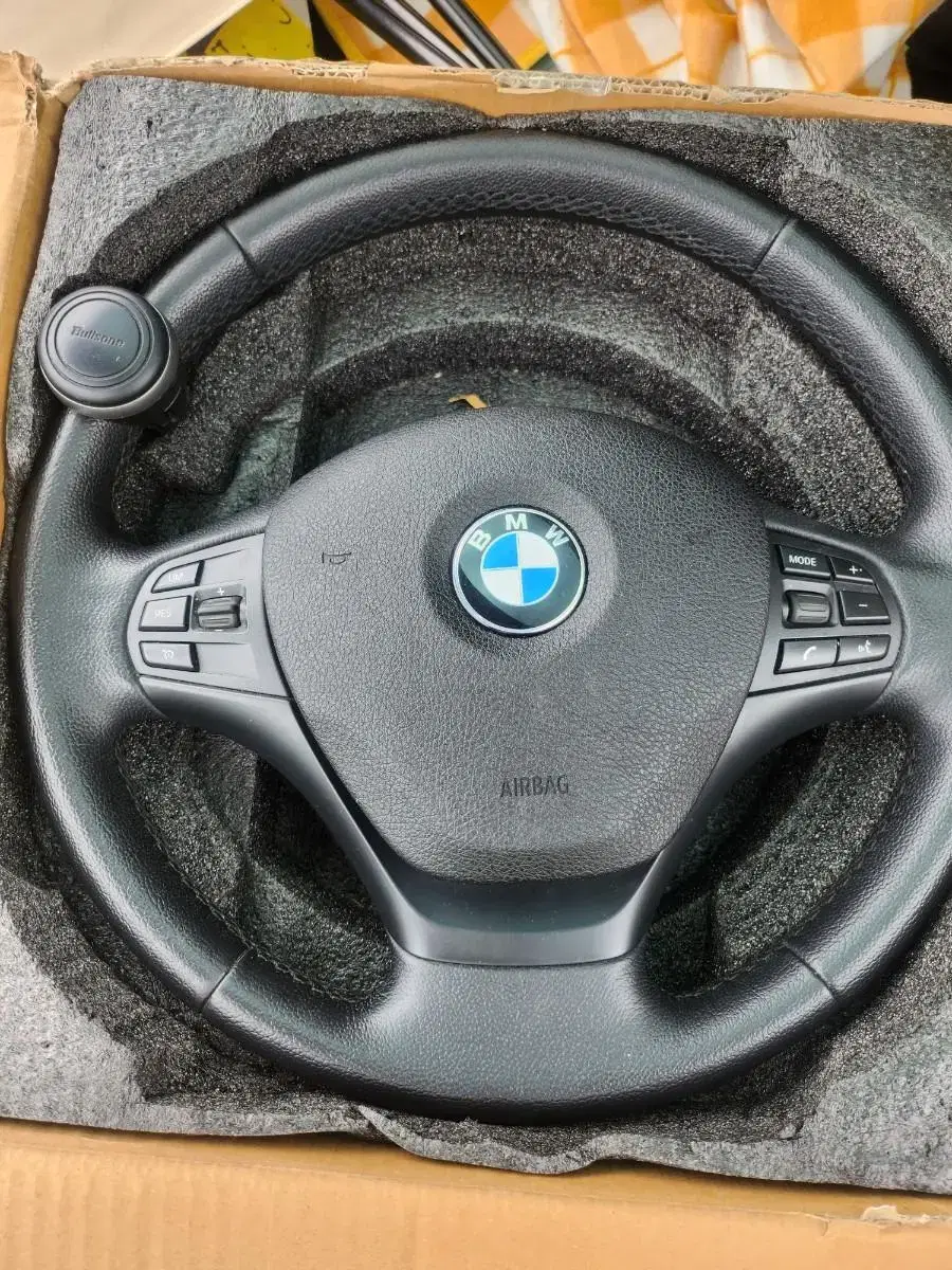 bmw 핸들 팝니다.