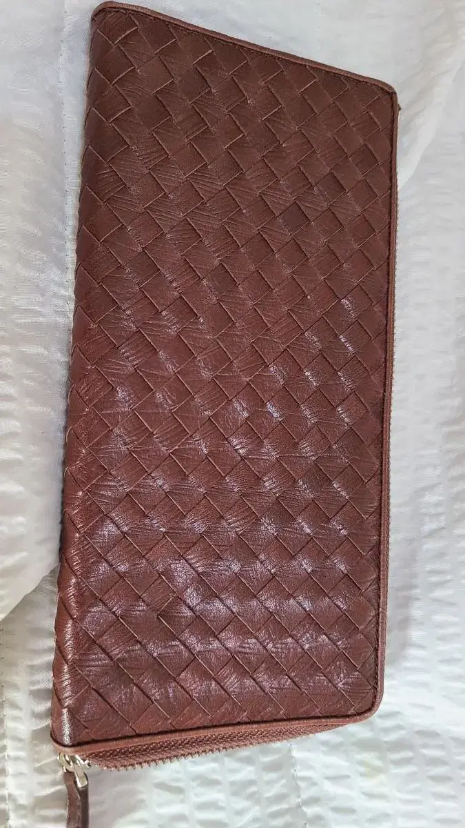 Bottega-style wallet