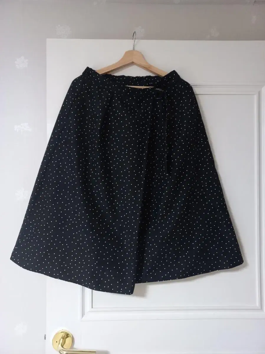 Dot polka dot skirt