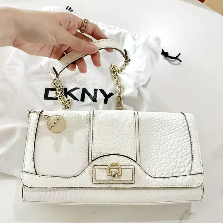 DKNY 화이트 가방 (점품)