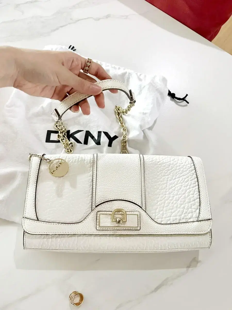 DKNY 화이트 가방 (점품)