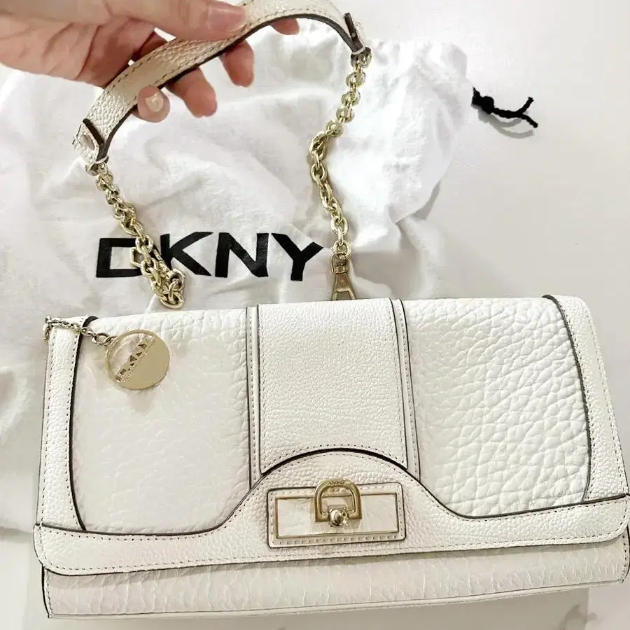 DKNY 화이트 가방 (점품)