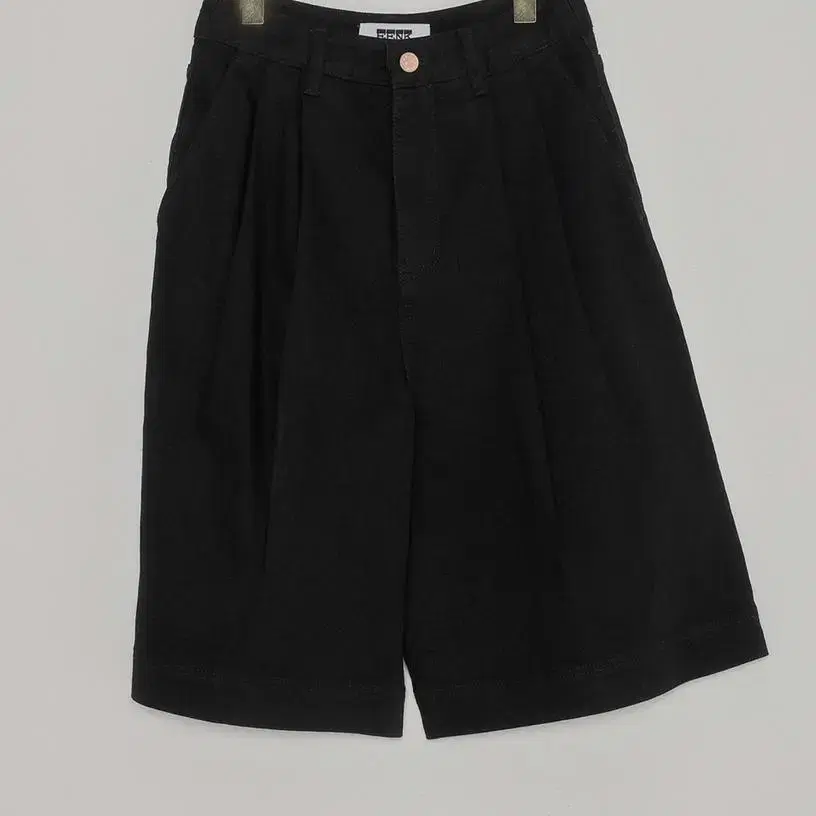 잉크 PICO Black Denim Bermuda Shorts (xs