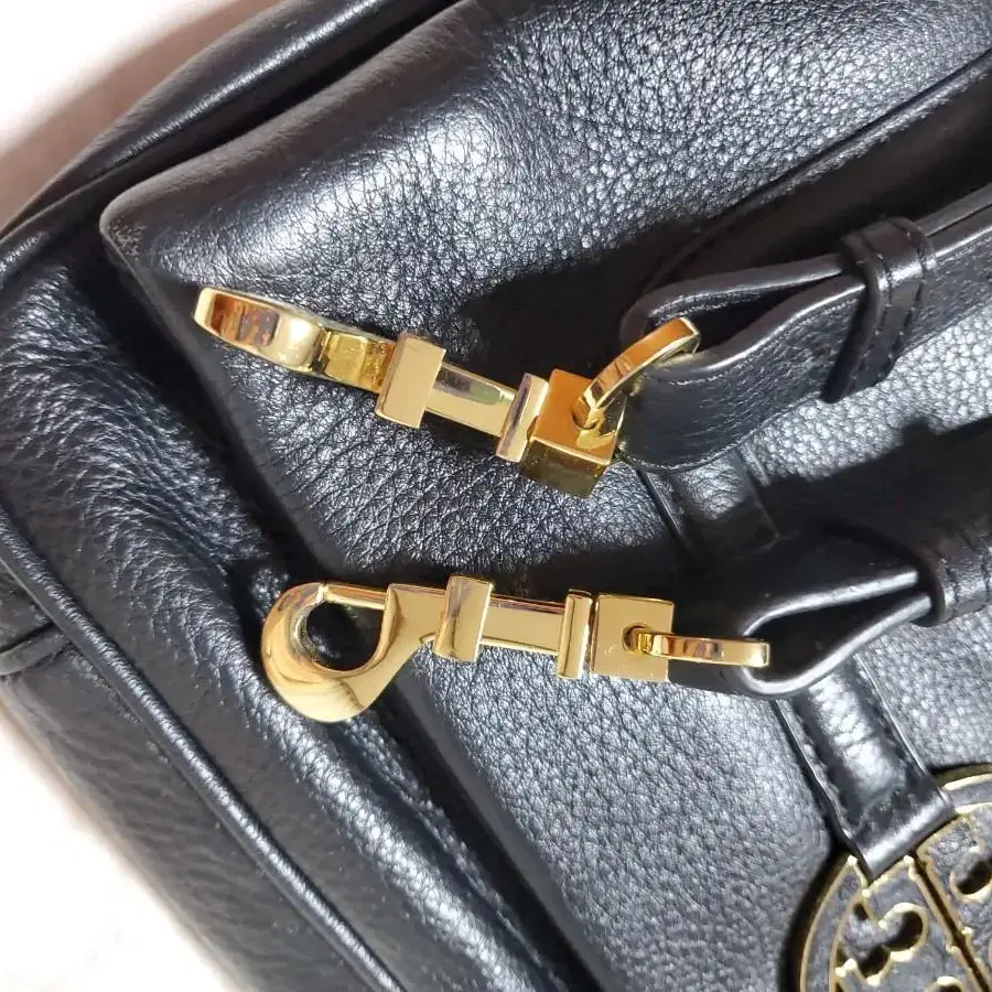 미사용)Tory Burch 아만다 폴더 메신져 백