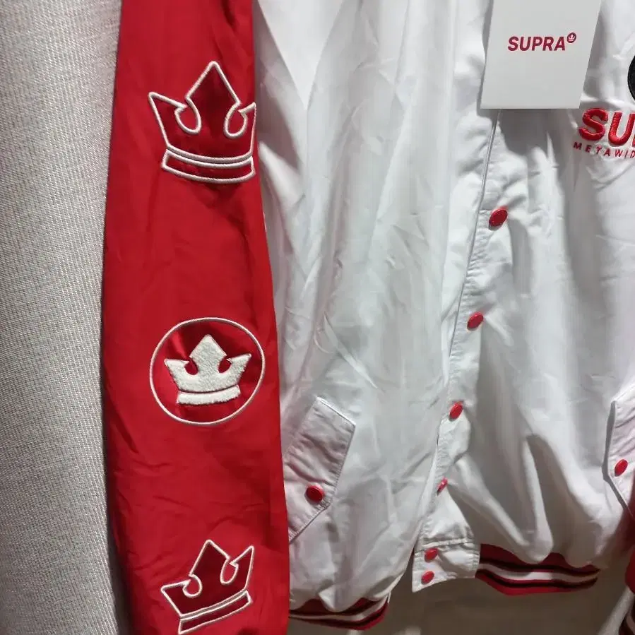 SUPRA 수프라 크라운 부클자수 바시티 자켓 XL