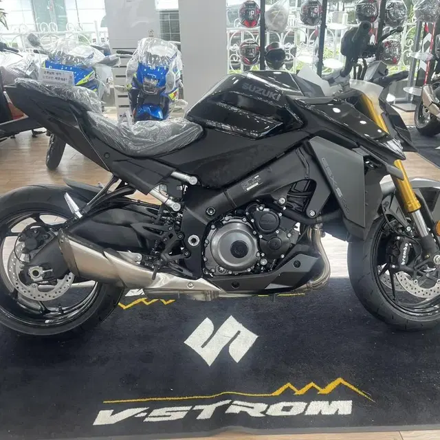 스즈키GSX-S1000 신차판매합니다