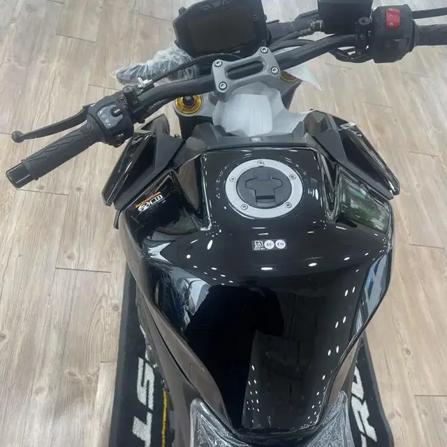 스즈키GSX-S1000 신차판매합니다