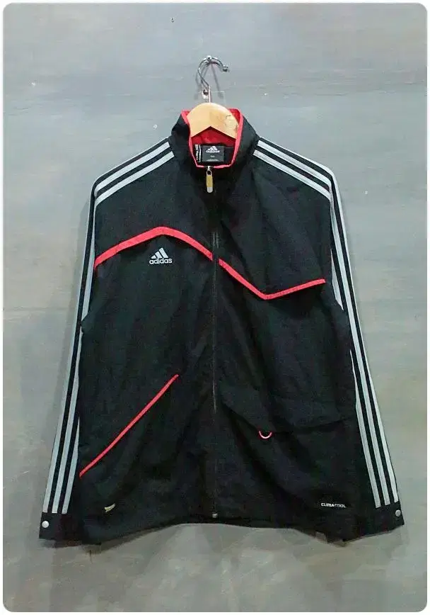 [100] adidas Predator Power Woven Jacket (40% off)