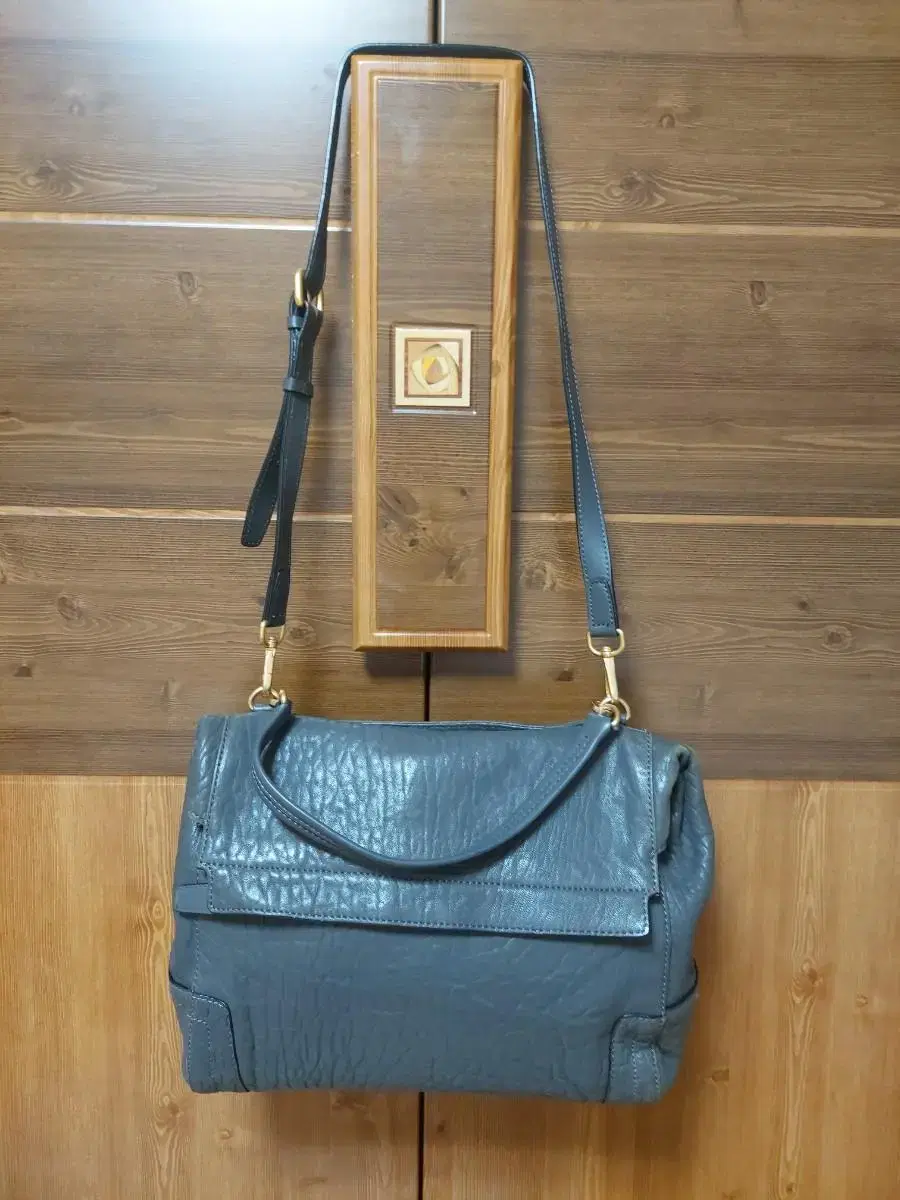 Encline Shoulder Bag