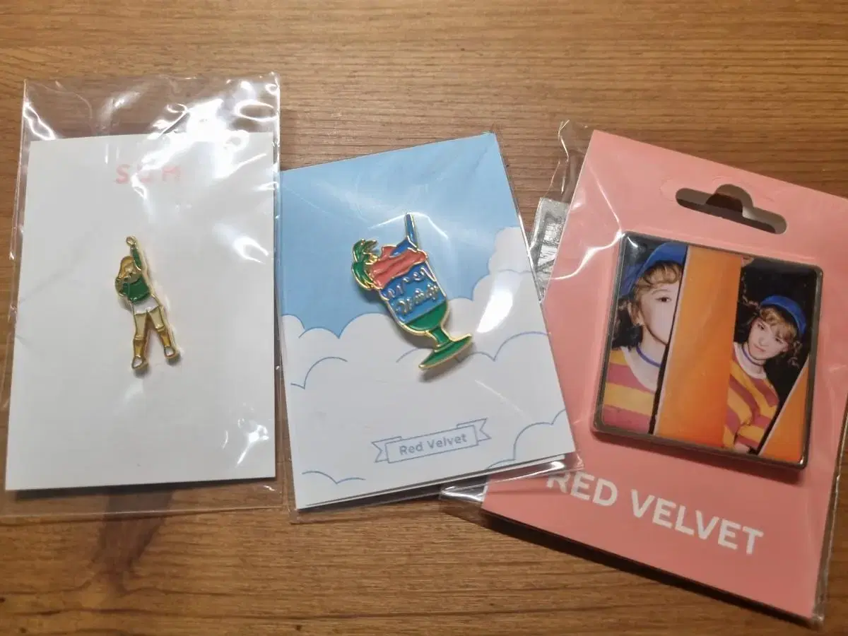 Red Velvet wendy Official Badge WTS