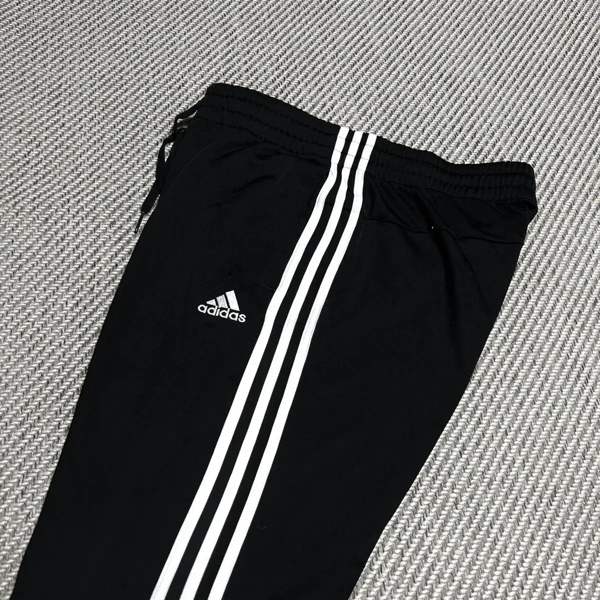 [ M ] adidas 아디다스 검/흰 삼선 트랙팬츠