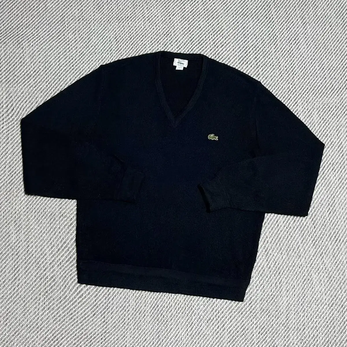 [ L ] Lacoste 라코스테 네이비 아크릴 브이넥 니트