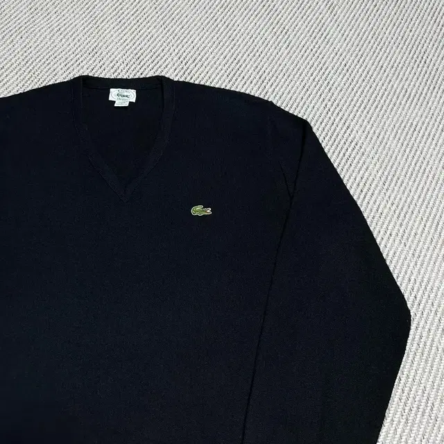 [ L ] Lacoste 라코스테 네이비 아크릴 브이넥 니트