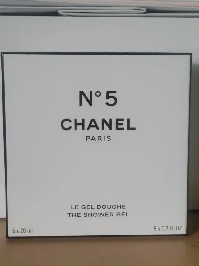 CHANEL N5 L EAU IN-SHOWER GEL