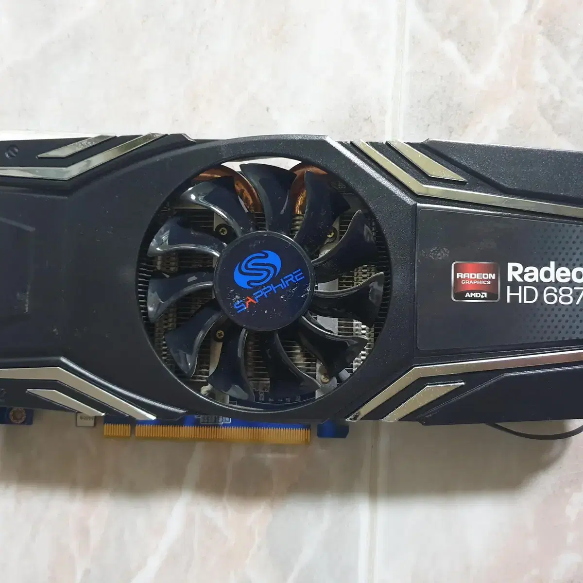 이엠택 라데온 HD6870 1.5만원