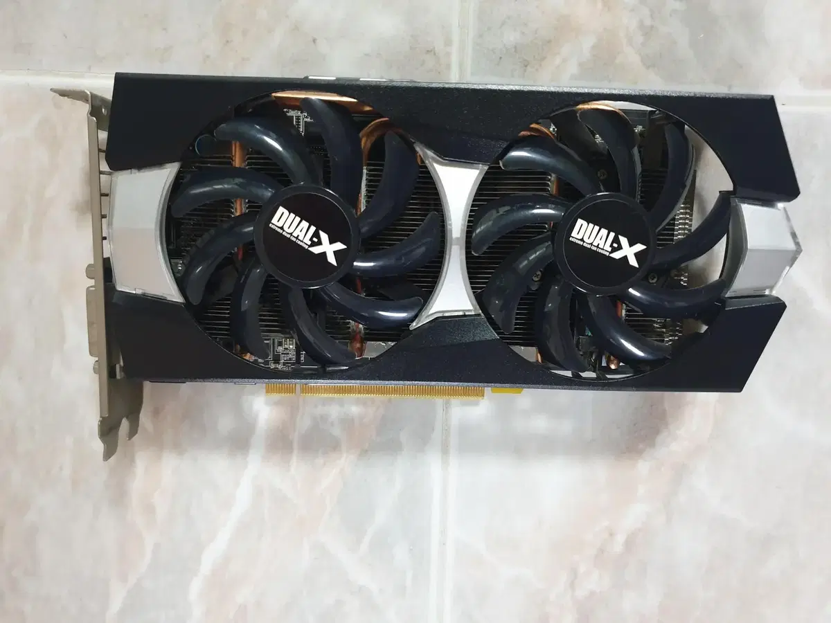 DUAL-X 라데온 R9 270X 2G 4.2만원