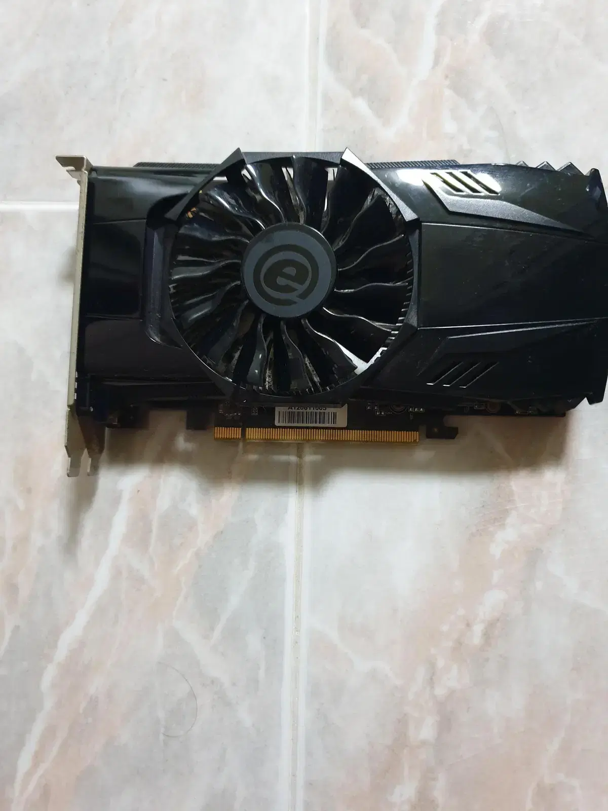 이엠텍 XENON 지포스 GTX560 MASTER D5 1G 2만원