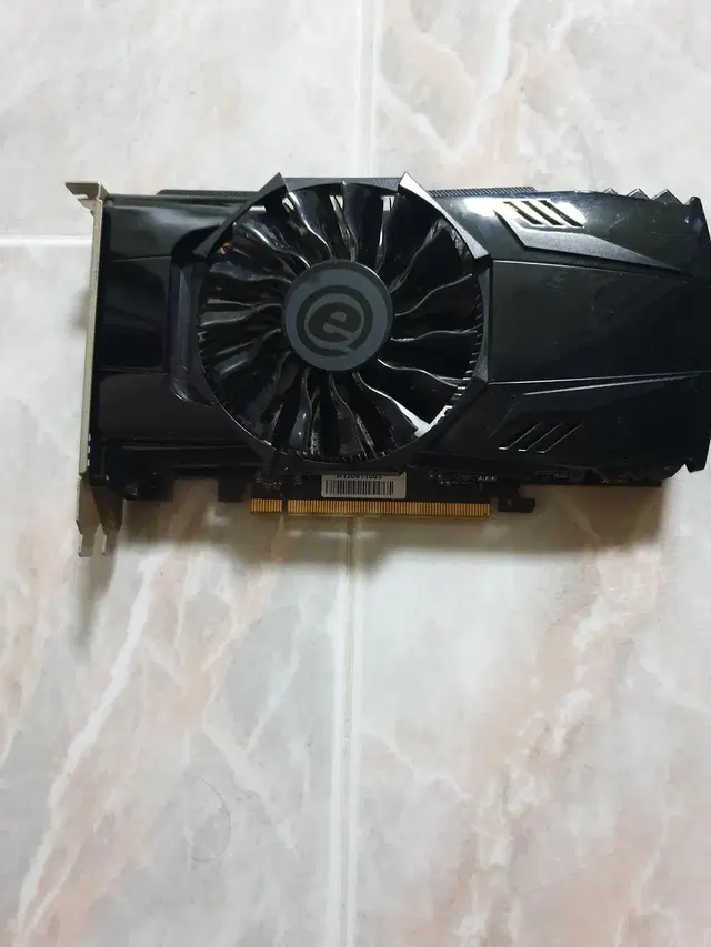 이엠텍 XENON 지포스 GTX560 MASTER D5 1G 2만원