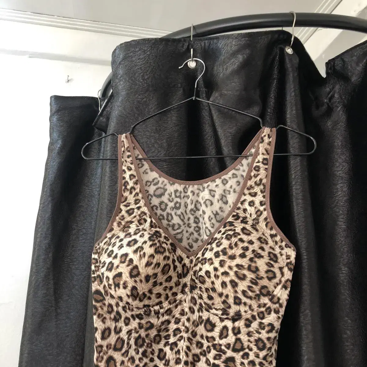 Vintage Mocca leopard sleeveless