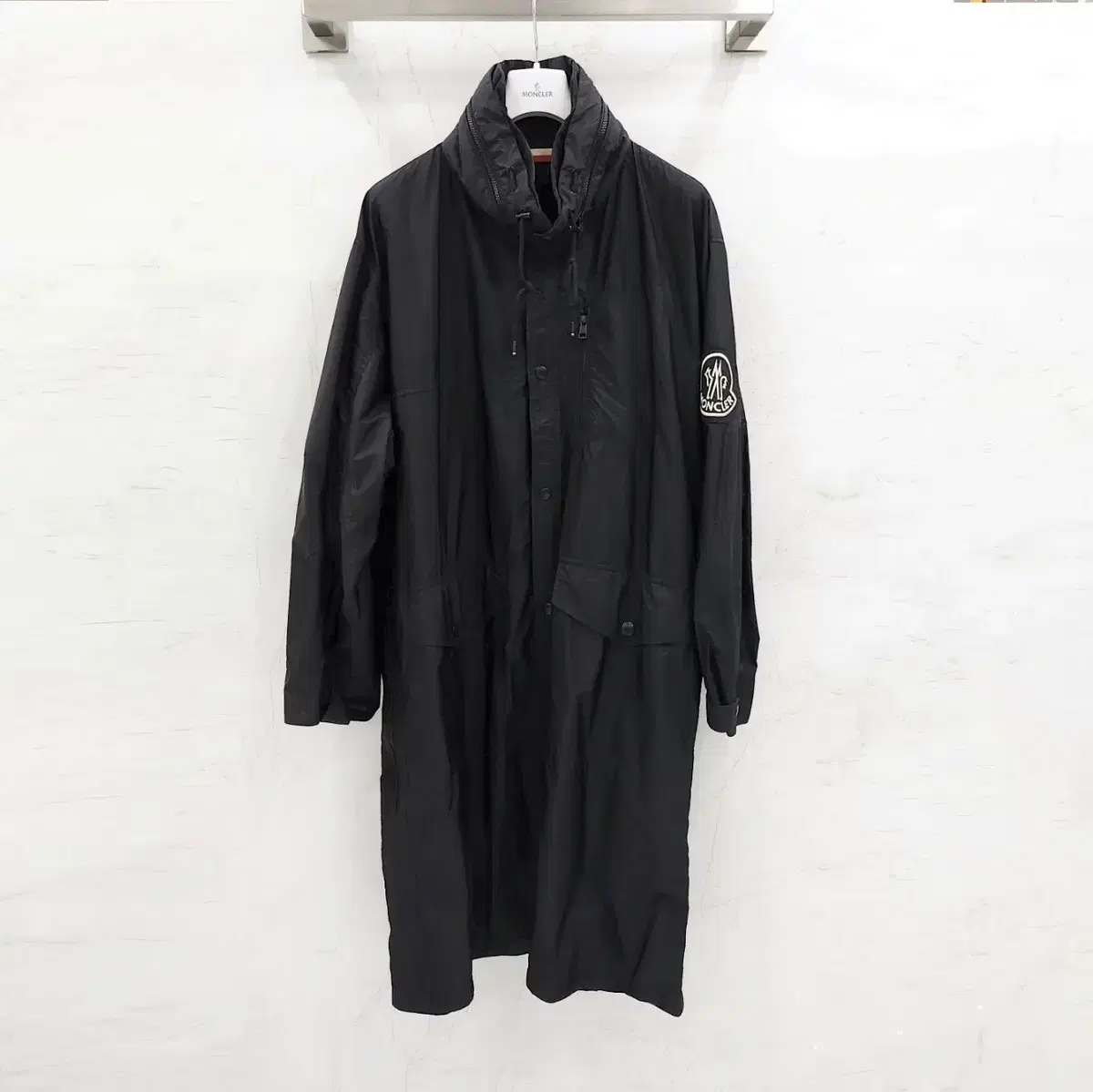 4 / Moncler Black Plain Greg Genius Long Jacket