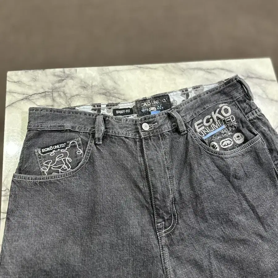 * [37] ECKO unltd 블랙데님 팬츠 *