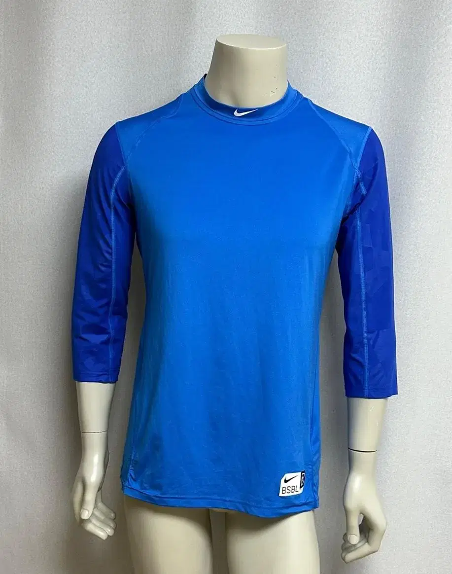 Nike Pro Swoosh Dry Fit Functional Round Long Sleeve T-Shirt (M)