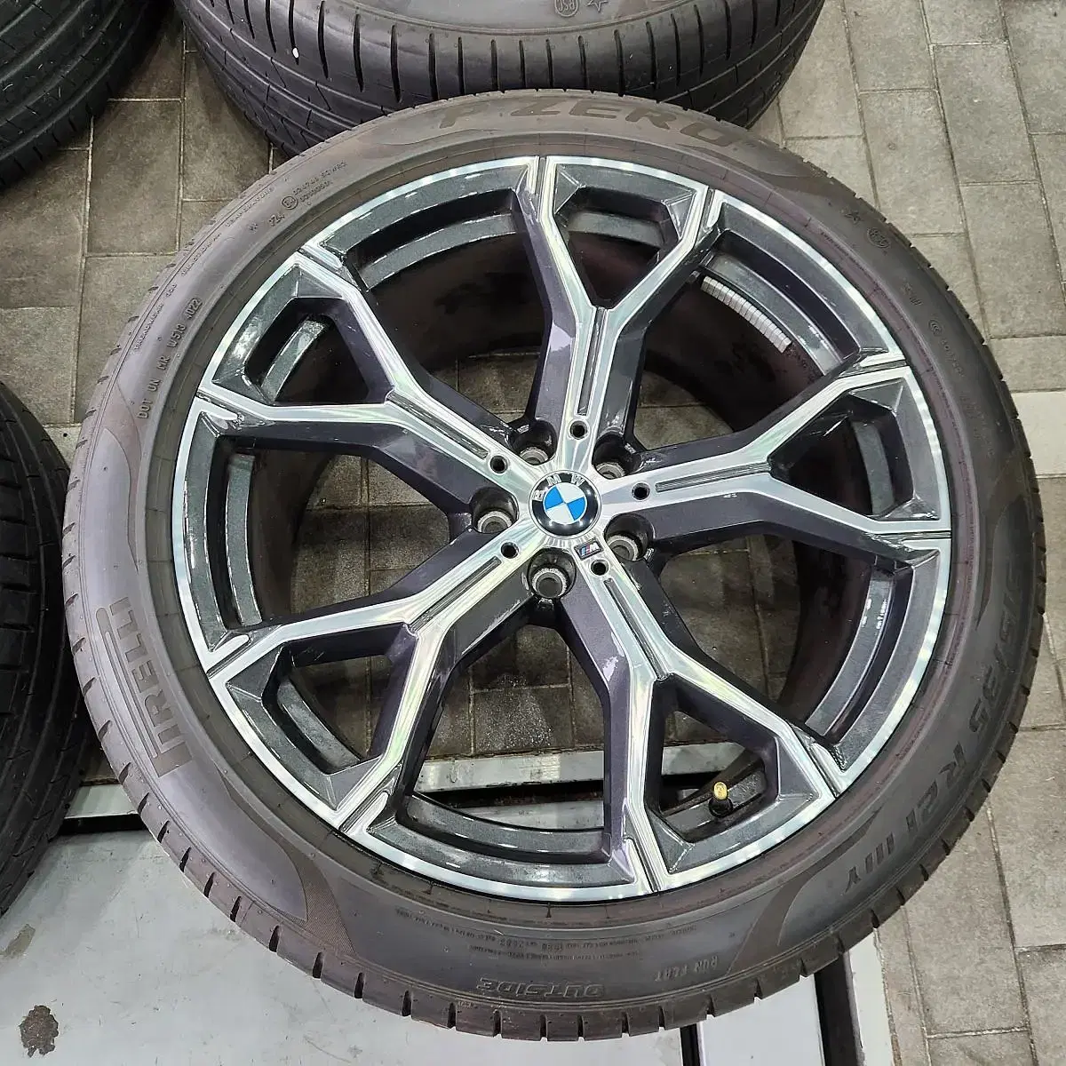 21인치 정품 bmw g05 g06 741m 순정 휠타이어 임판급 팝니다