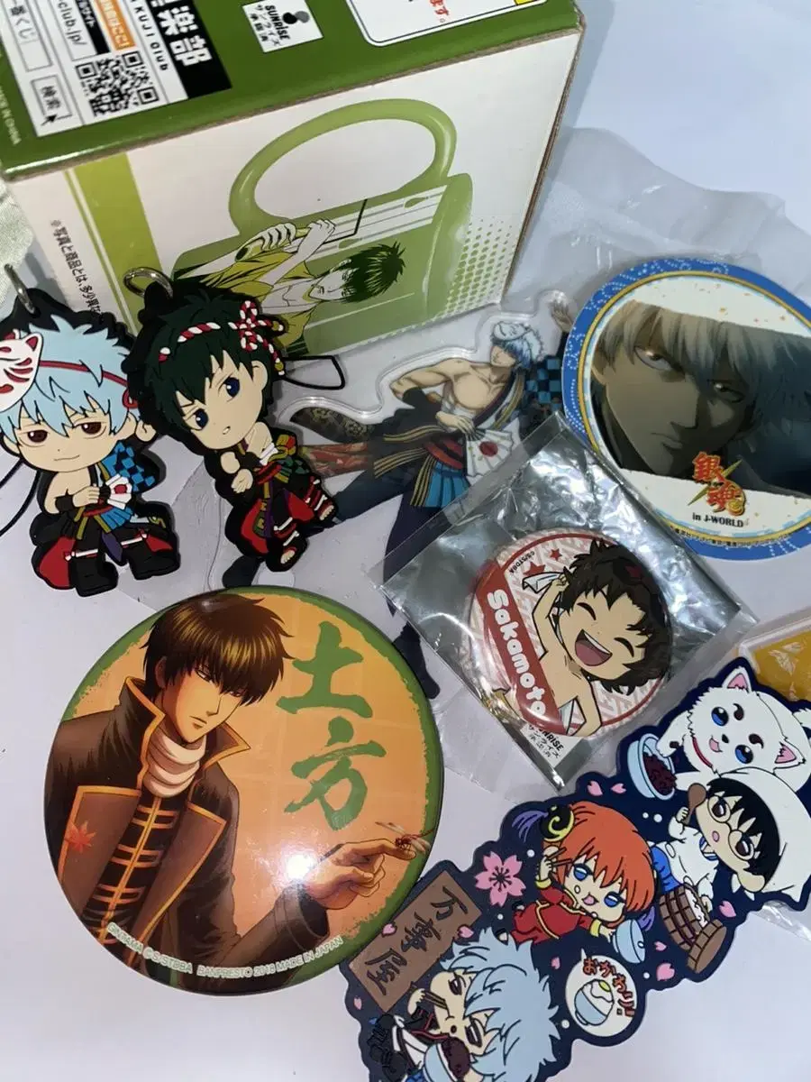 Sell Gintama merchandise bundles