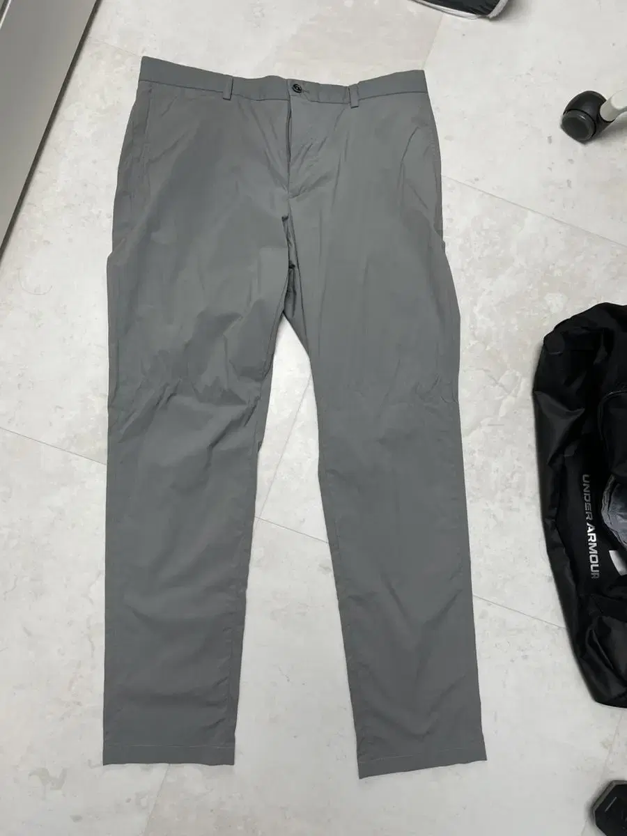 [34] Cambridge Members Gray Nylon Pants