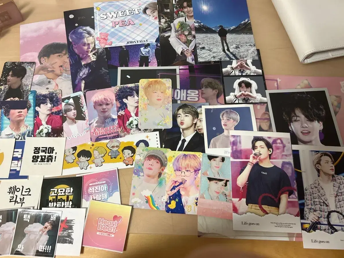 bangtan unofficial goods sell will do / official goods also included