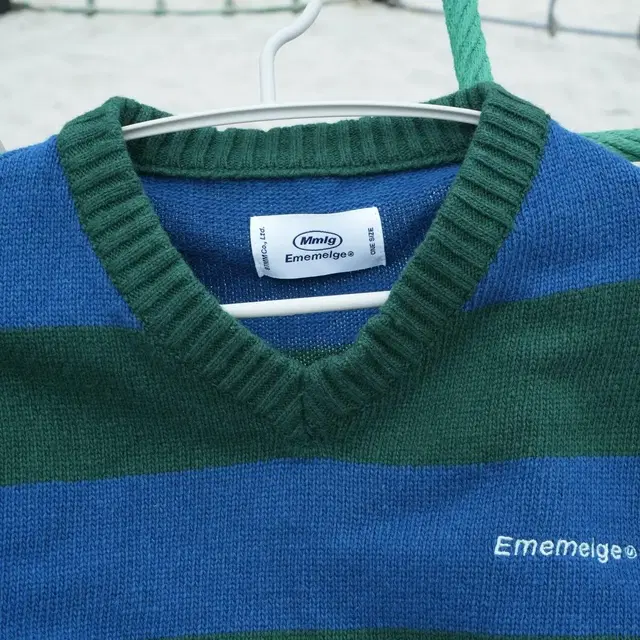 [Mmlg] BORDER KNIT VEST (GREEN / BLUE)