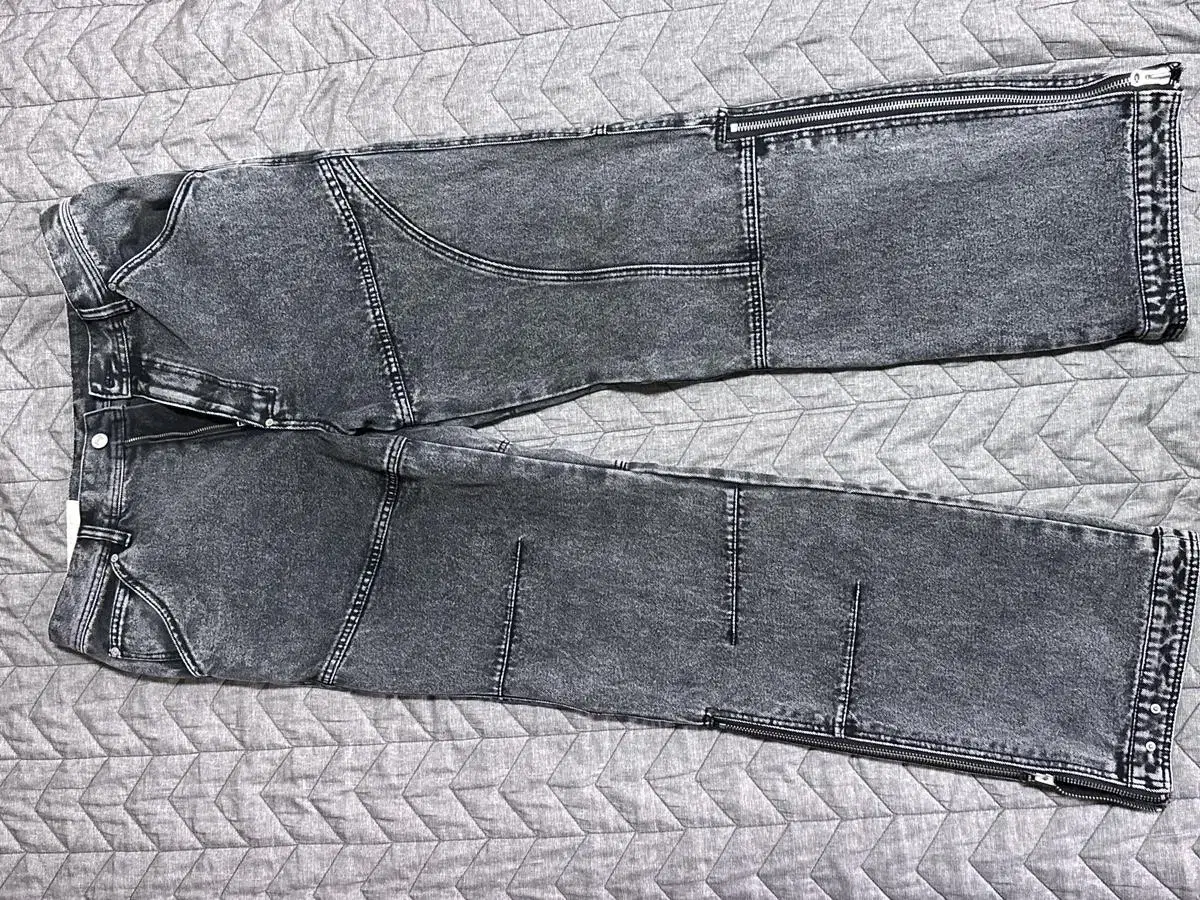 [XL] Anderson Belle Bleach Washed Zippered Jeans