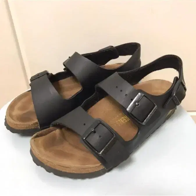 Birkenstock 버켄스탁 밀라노 블랙 225 (35)