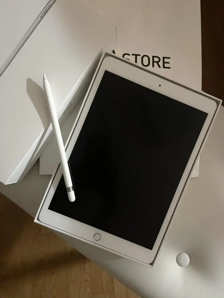 iPad 8th generation, silver, 128GB + Apple Pencil 1