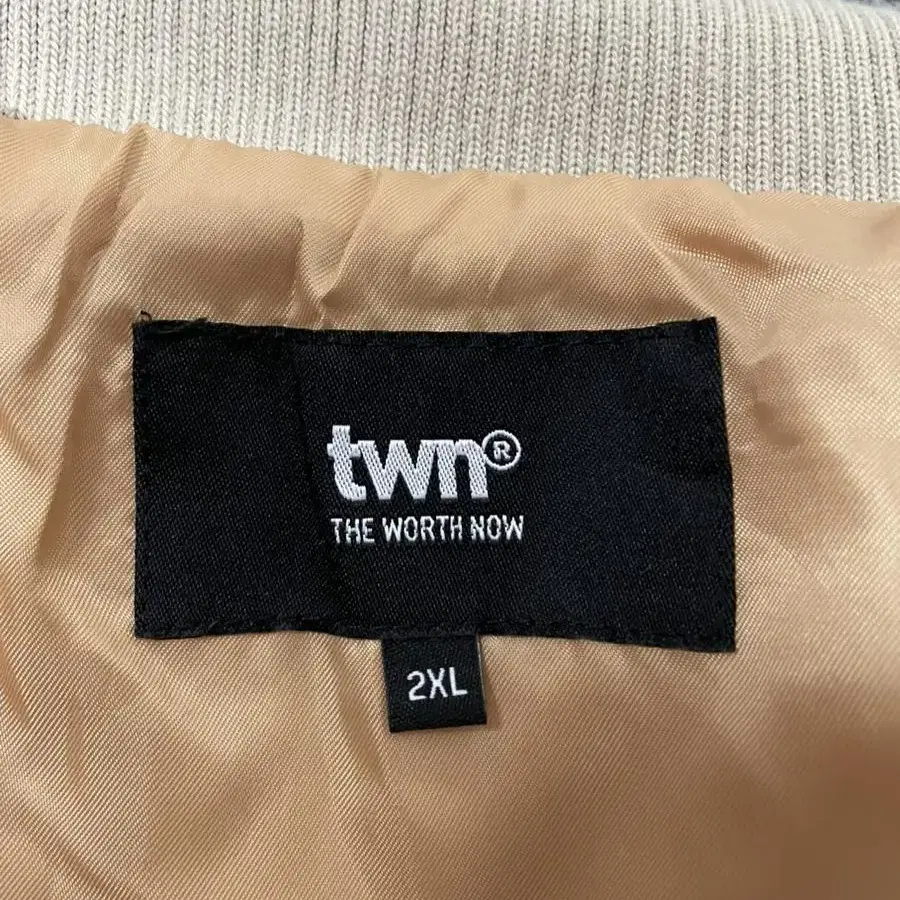 twn 자켓