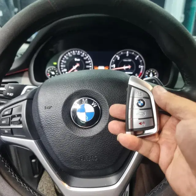 BMW X 1 2 3 4 5 6 7시리즈 차키 세탁기 물놀이 침수 수리