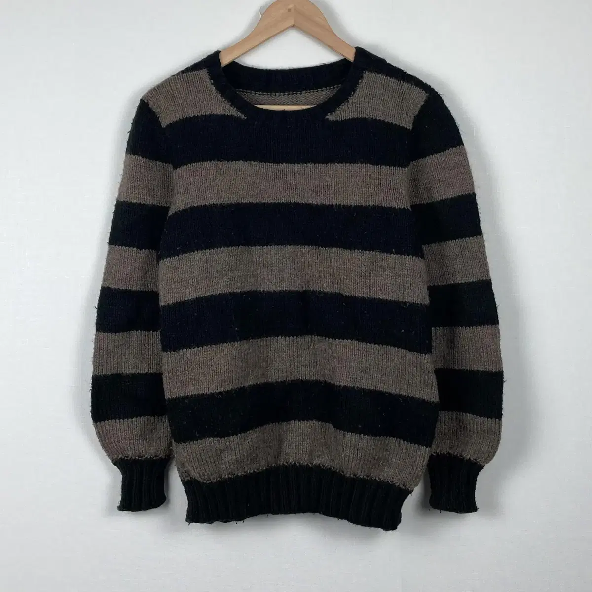 Unisex Two-Tone Color Striped Knit Vintage Salvage A519